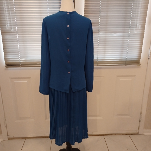 4/$60 Sheer Blue Three Piece Dress (Skirt, Blouse, Belt) - Size 12 - Picture 5 of 11